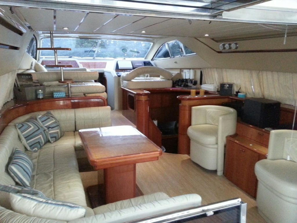 12 cabin yacht